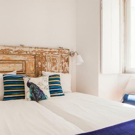 Cozy 1St Floor Flat Central Chiado District With Balconies And Ac 19Th Century Building Lisboa Exterior foto
