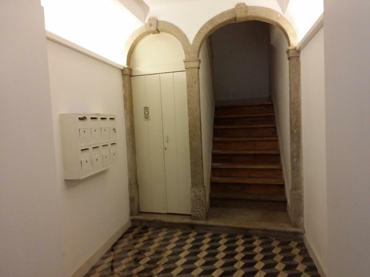 Cozy 1St Floor Flat Central Chiado District With Balconies And Ac 19Th Century Building Lisboa Exterior foto
