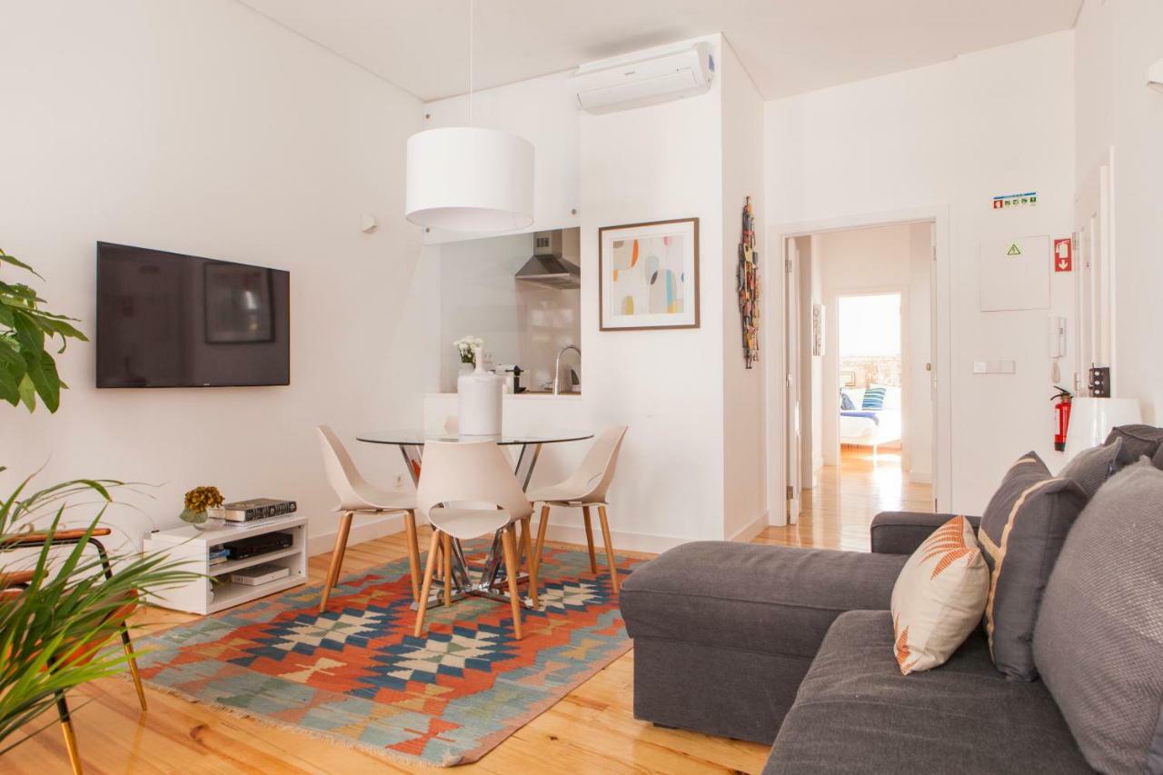 Cozy 1St Floor Flat Central Chiado District With Balconies And Ac 19Th Century Building Lisboa Exterior foto