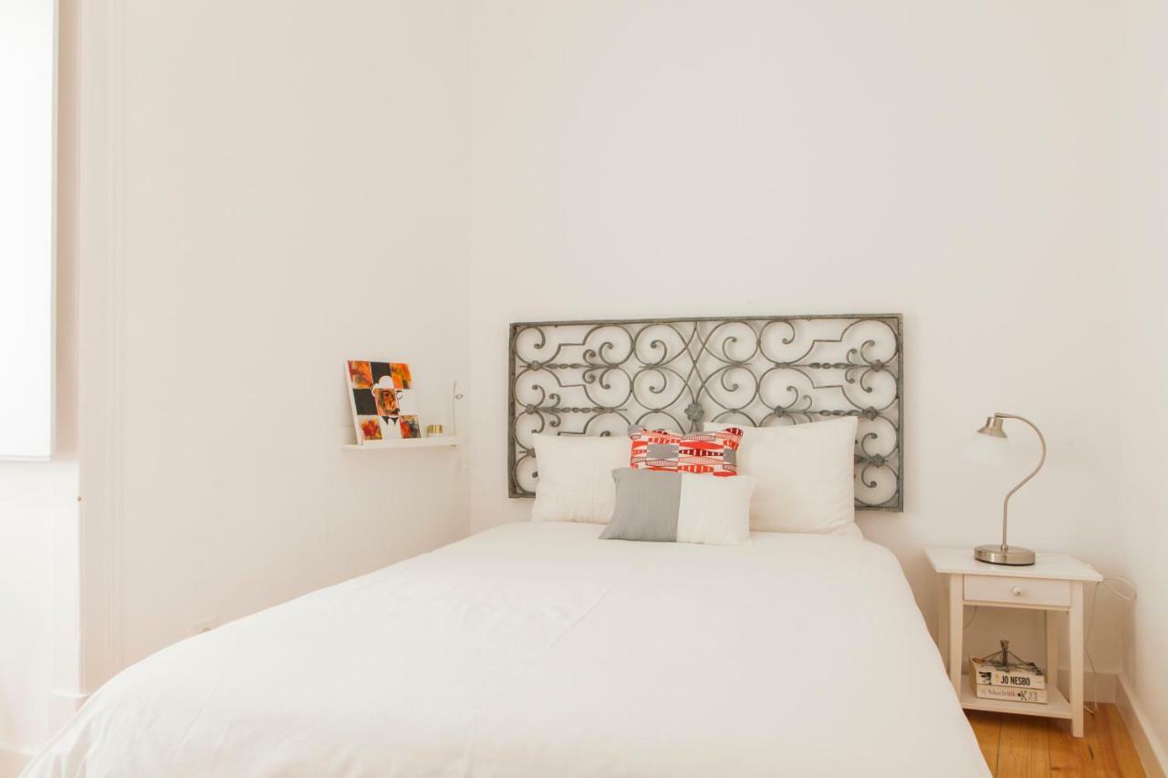 Cozy 1St Floor Flat Central Chiado District With Balconies And Ac 19Th Century Building Lisboa Exterior foto