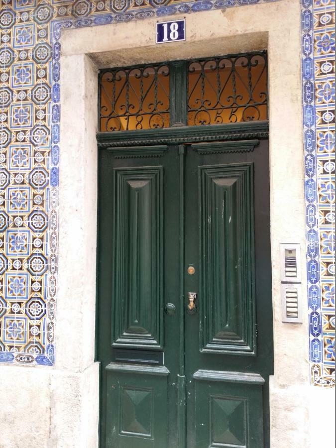Cozy 1St Floor Flat Central Chiado District With Balconies And Ac 19Th Century Building Lisboa Exterior foto