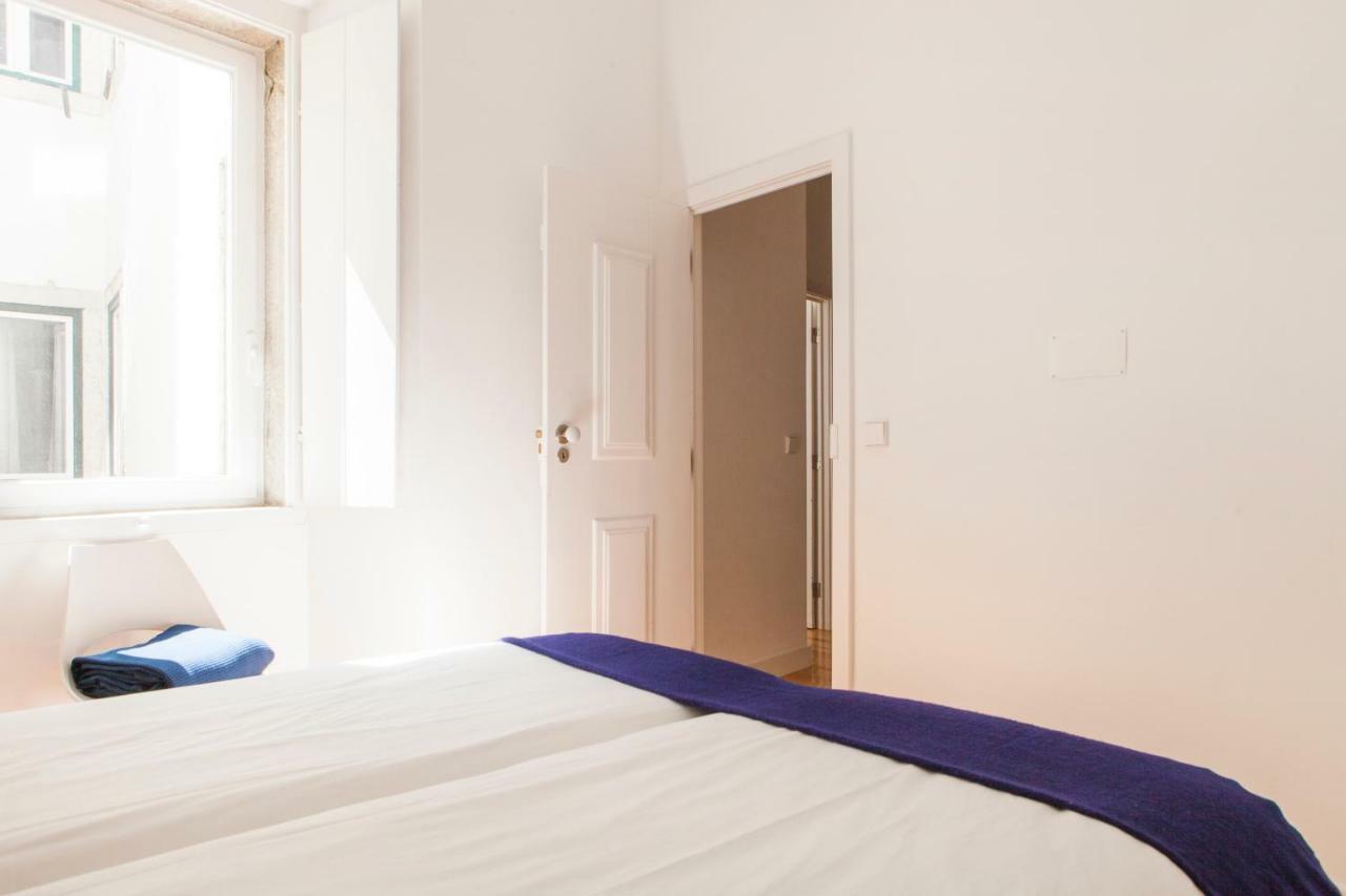 Cozy 1St Floor Flat Central Chiado District With Balconies And Ac 19Th Century Building Lisboa Exterior foto