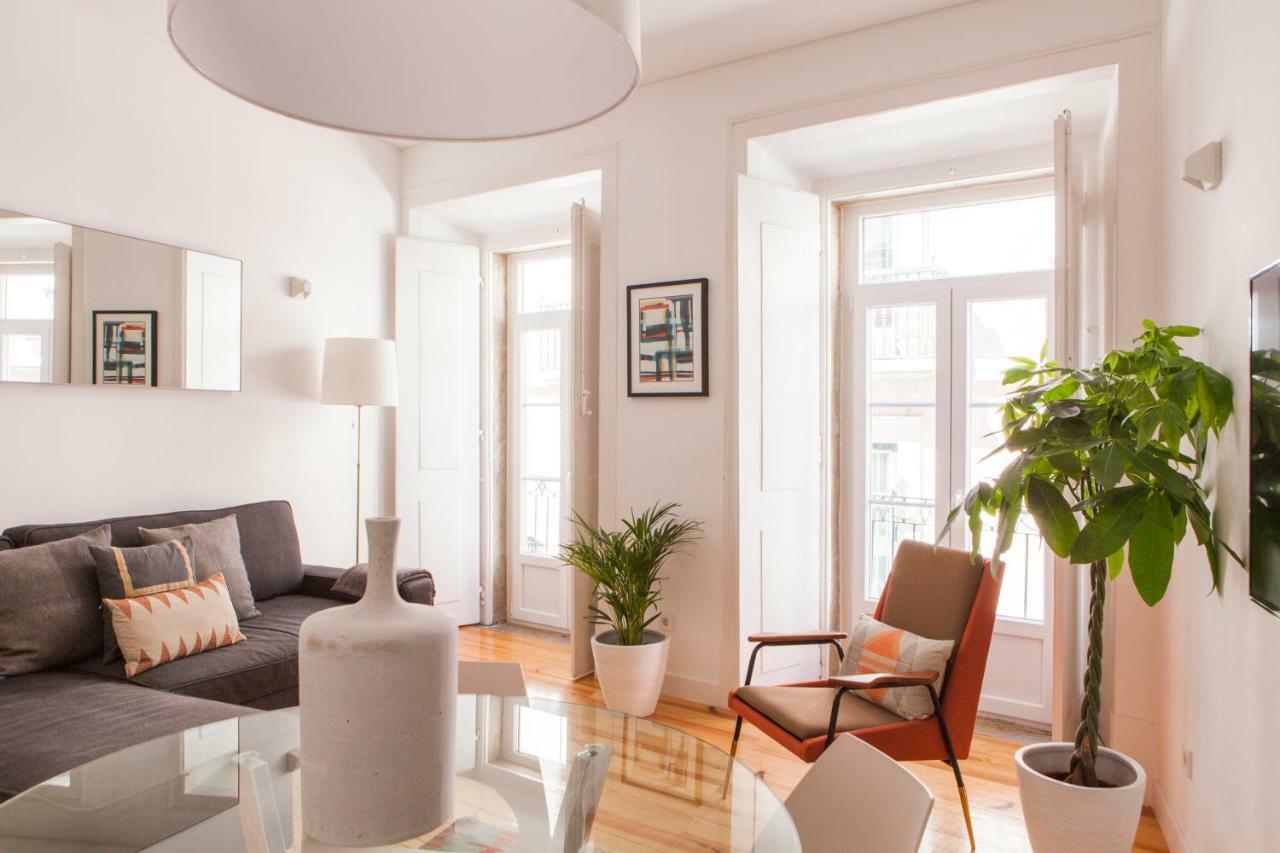 Cozy 1St Floor Flat Central Chiado District With Balconies And Ac 19Th Century Building Lisboa Exterior foto
