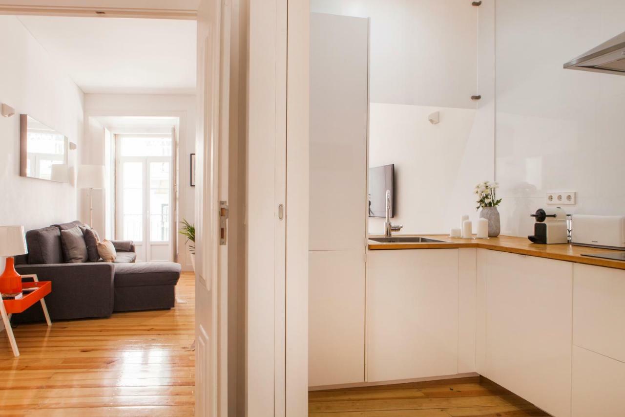 Cozy 1St Floor Flat Central Chiado District With Balconies And Ac 19Th Century Building Lisboa Exterior foto