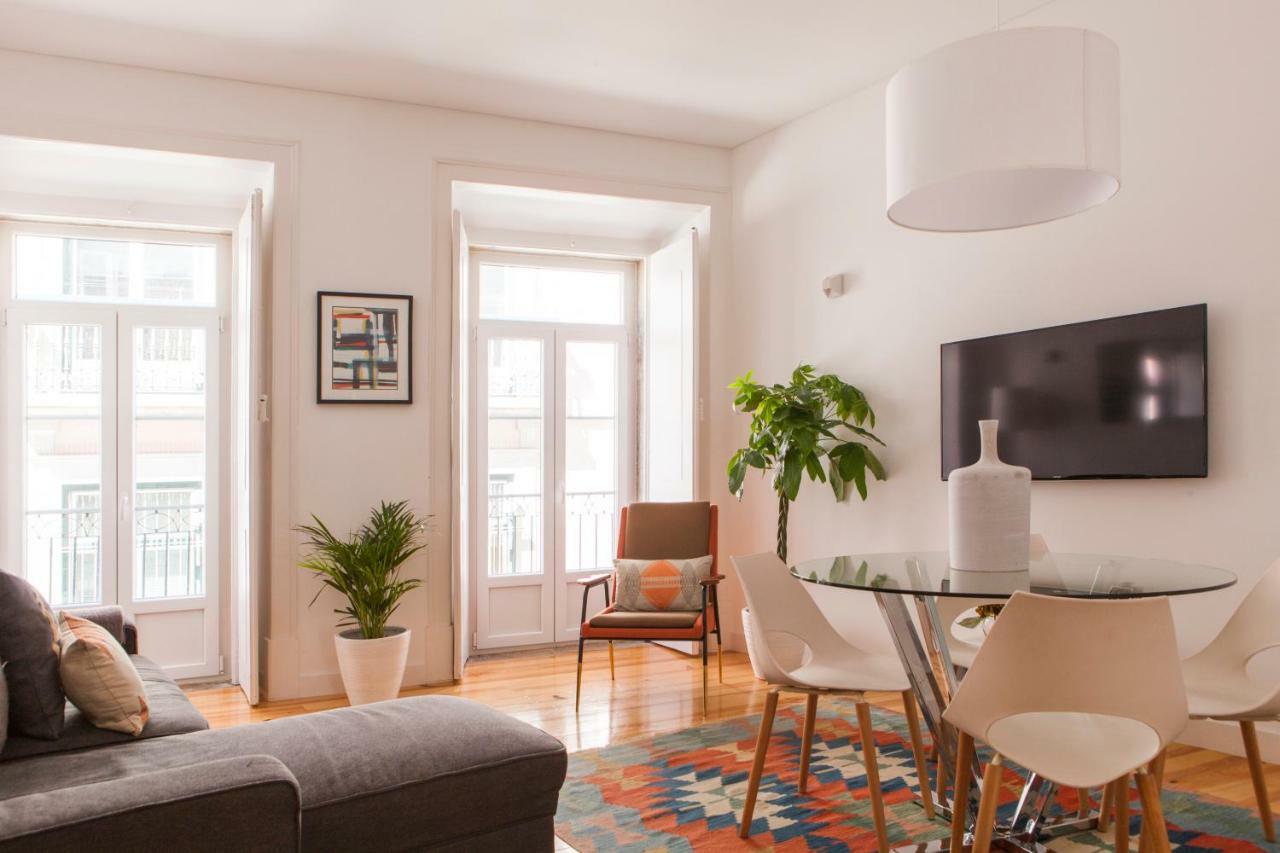 Cozy 1St Floor Flat Central Chiado District With Balconies And Ac 19Th Century Building Lisboa Exterior foto
